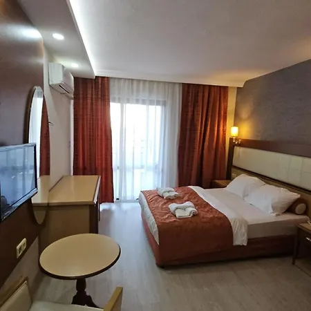 Terrace كوشاداسيه